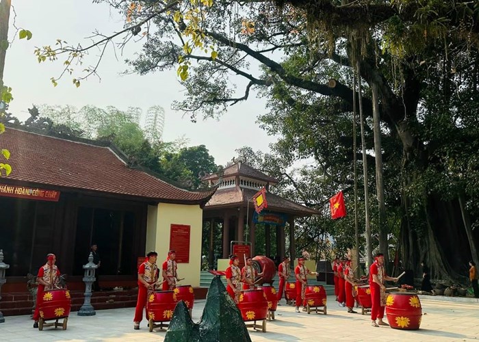 Lễ hội Thành Bản Phủ tưởng nhớ Tướng quân Hoàng Công Chất - Anh 2