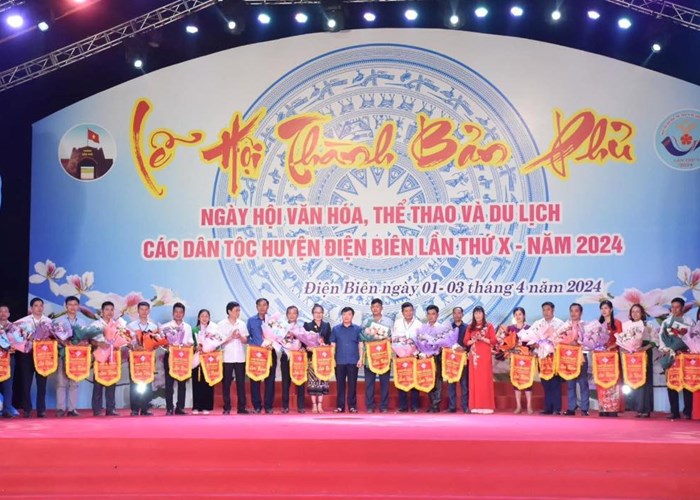 Tôn vinh bản sắc văn hóa các dân tộc vùng cao ở Điện Biên - Anh 2