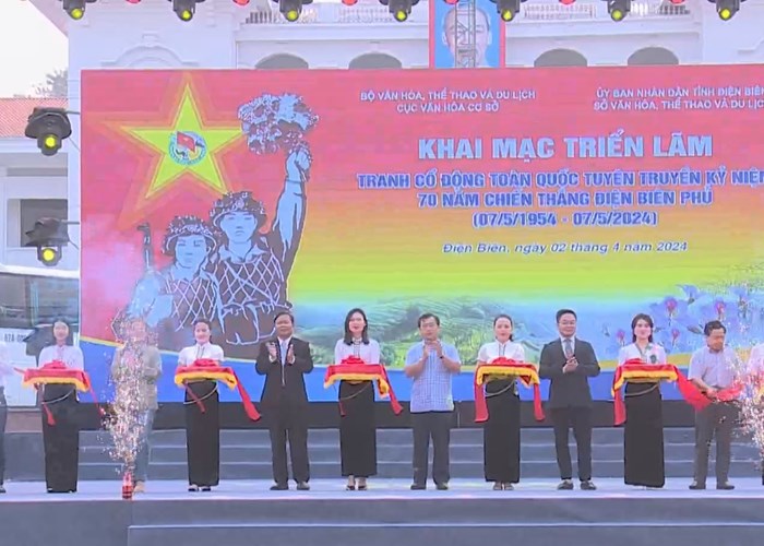 Triển lãm tranh cổ động tuyên truyền kỷ niệm 70 năm Chiến thắng Điện Biên Phủ - Anh 1