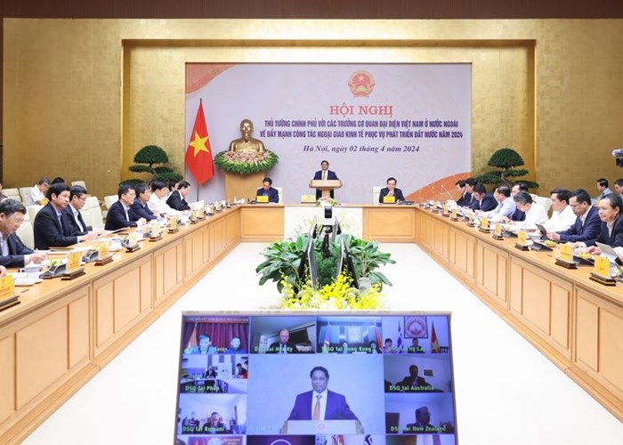 Đẩy mạnh ngoại giao kinh tế, ngoại giao văn hoá - Anh 3