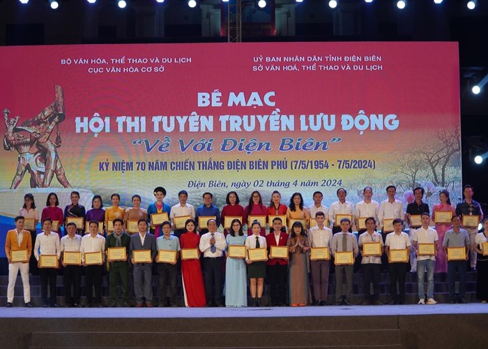 Bế mạc Hội thi Tuyên truyền lưu động toàn quốc “Về với Điện Biên” - Anh 3