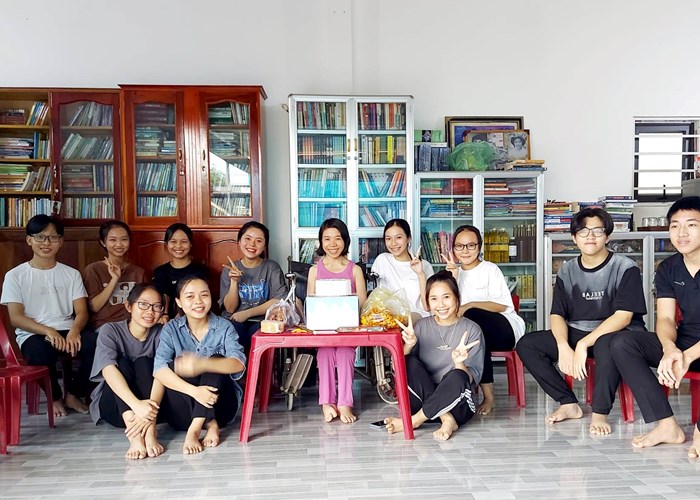 Nữ thủ thư khuyết tật giành giải thưởng Phát triển văn hóa đọc lần thứ VI - Anh 4
