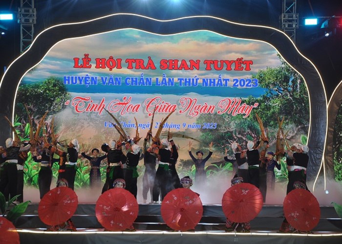 Trai nghiem Le hoi Tra Shan tuyet Suoi Giang dip nghi le 30.4 -1.5 - Anh 1