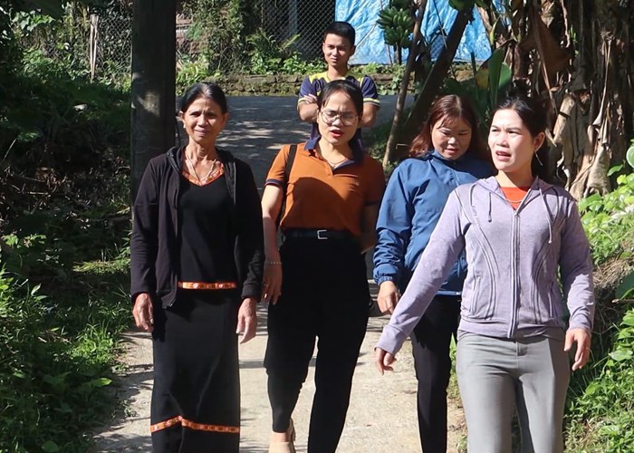 Nữ Bí thư Chi bộ đồng bào Hrê làm dân vận khéo - Anh 1