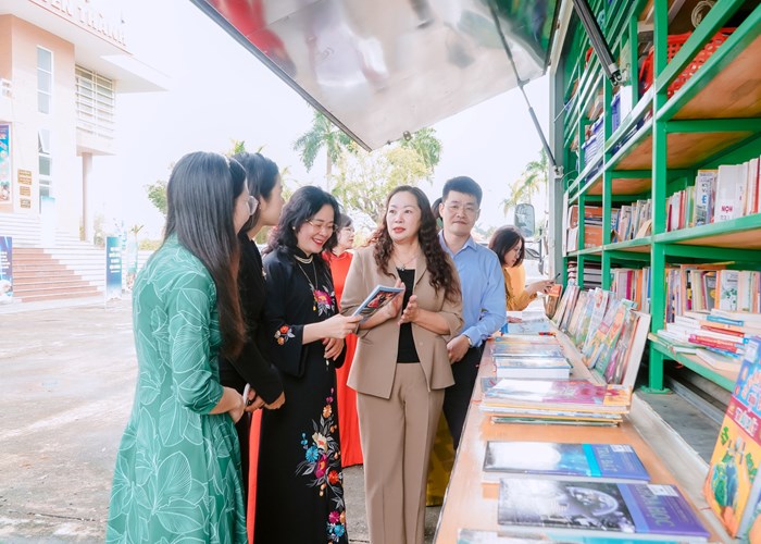 Nghệ An phát động hưởng ứng ngày Sách và Văn hóa đọc Việt Nam năm 2024 - Anh 5