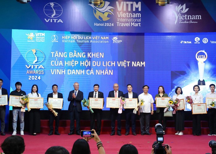 282 doanh nghiệp và cá nhân tiêu biểu trên toàn quốc được vinh danh và nhận Giải thưởng VITA AWARDS năm 2024 - Anh 9