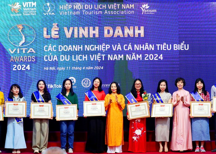 282 doanh nghiệp và cá nhân tiêu biểu trên toàn quốc được vinh danh và nhận Giải thưởng VITA AWARDS năm 2024 - Anh 6
