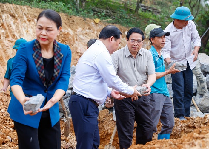 Thủ tướng phát động cả nước chung tay xóa nhà tạm, nhà dột nát cho hộ nghèo - Anh 4
