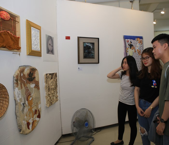 Triển lãm nghệ thuật của họa sĩ 7 nước Thái Bình Dương - Anh 1