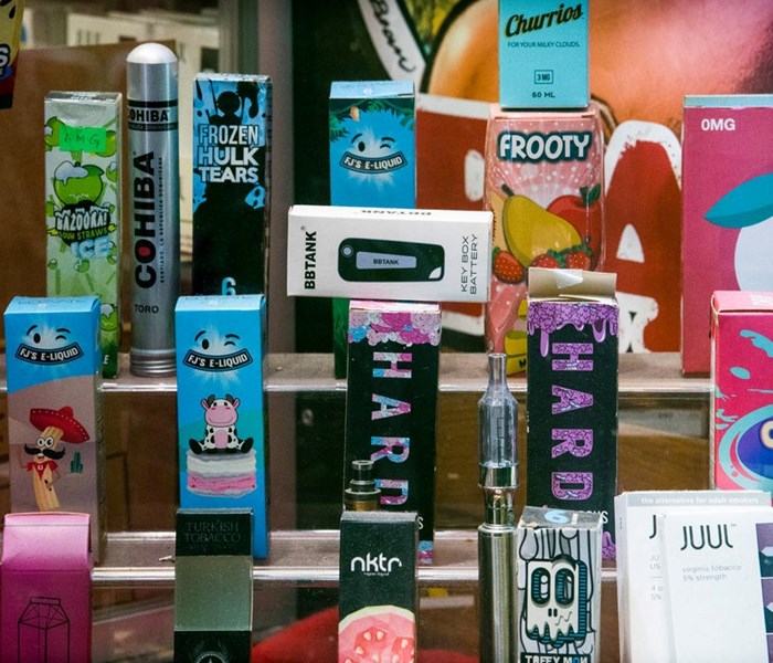 Ngăn chặn “đại dịch” thuốc lá điện tử trong giới trẻ - Anh 1