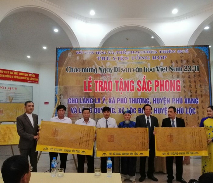 Khi dân làng được tặng lại“thẻ căn cước” - Anh 1