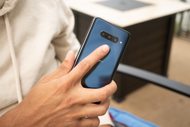 Điểm danh loạt smartphone sẽ gây sóng gió năm 2019 - Anh 13