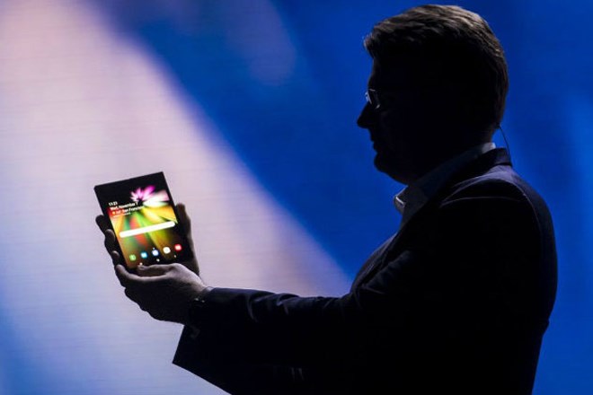 Điểm danh loạt smartphone sẽ gây sóng gió năm 2019 - Anh 2