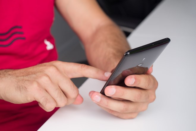 Điểm danh loạt smartphone sẽ gây sóng gió năm 2019 - Anh 4