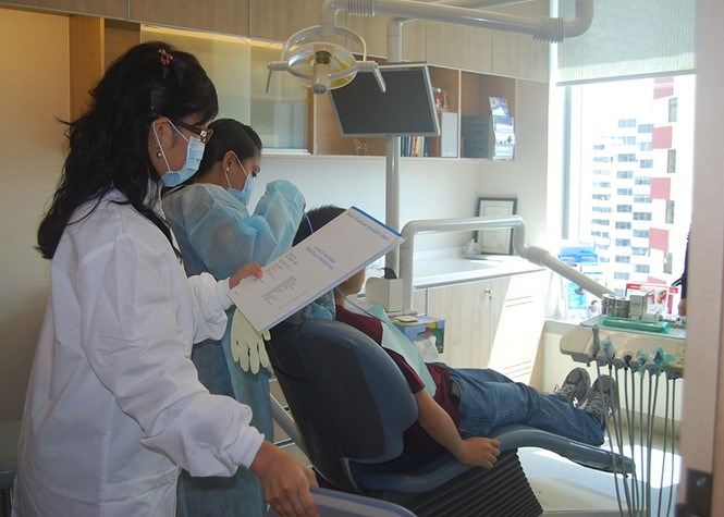 Người Việt ra nước ngoài trị bệnh: Chẳng nhẽ 