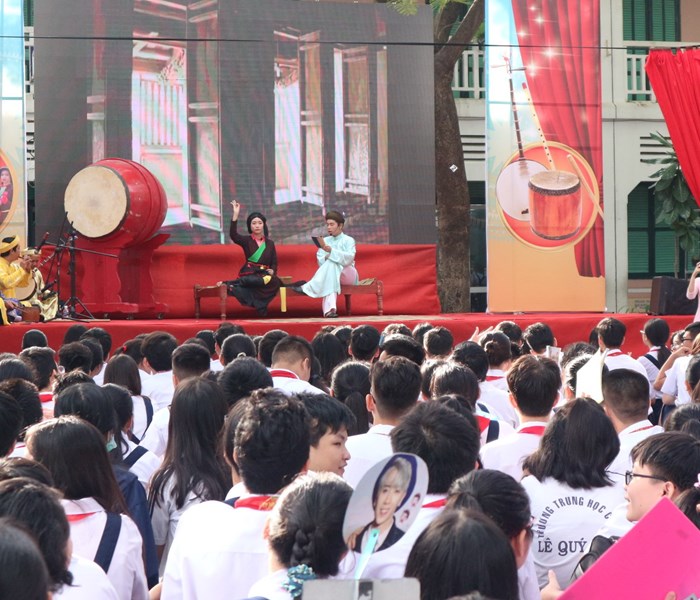 Lần đầu tiên nghệ thuật chèo đến với học sinh TP.HCM - Anh 1