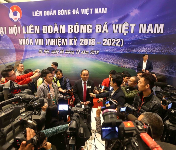 Tân Chủ tịch Liên đoàn Bóng đá Việt Nam Lê Khánh Hải: “Đoàn kết, đồng lòng đưa bóng đá Việt Nam phát triển” - Anh 2