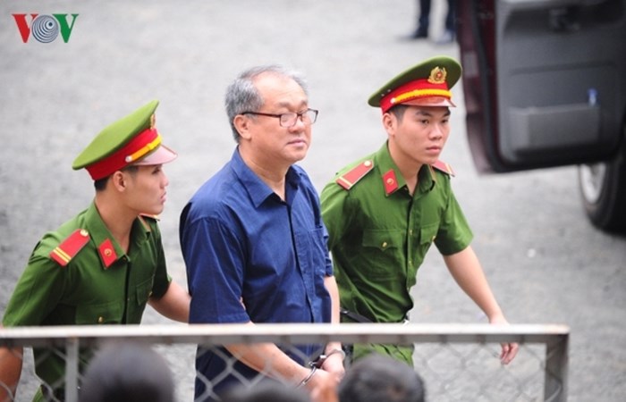 Những đại án “rúng động” pháp đình trong năm 2018 - Anh 14