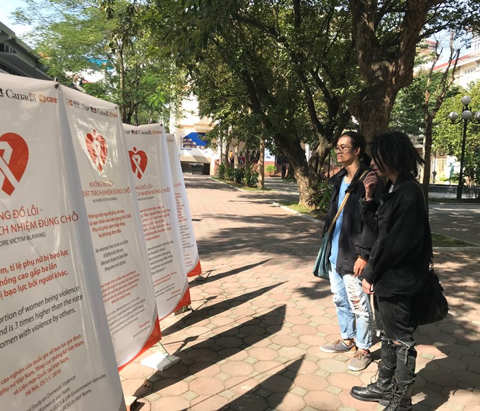 Đến đây “để nghe”... những vết thương hở miệng - Anh 1