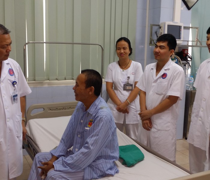 Đổi mới chất lượng khám chữa bệnh: Lấy người bệnh làm trung tâm - Anh 1