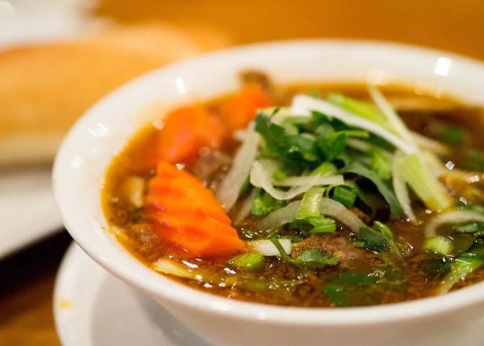 Phở tôm hùm, phở mực đốn tim thực khách tại Mỹ - Anh 1