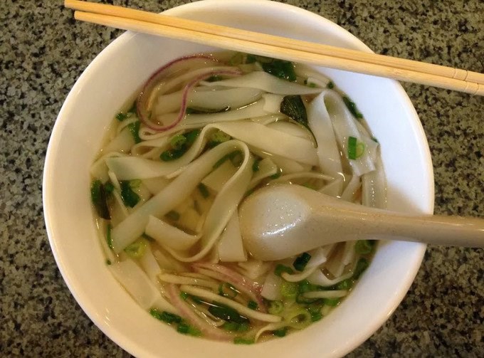 Phở tôm hùm, phở mực đốn tim thực khách tại Mỹ - Anh 5