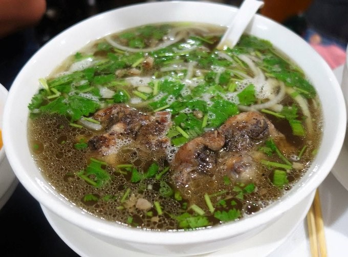 Phở tôm hùm, phở mực đốn tim thực khách tại Mỹ - Anh 6