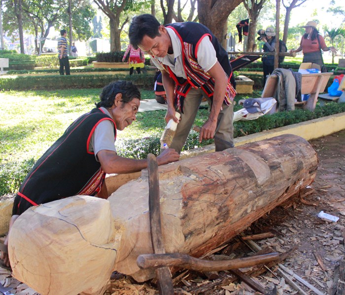 Đó là cách bảo tồn văn hóa truyền thống - Anh 1