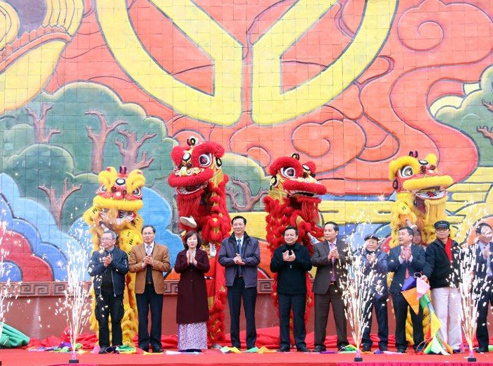 Quảng Ninh: Khánh thành bức phù điêu bằng gốm màu lớn nhất Việt Nam - Anh 1