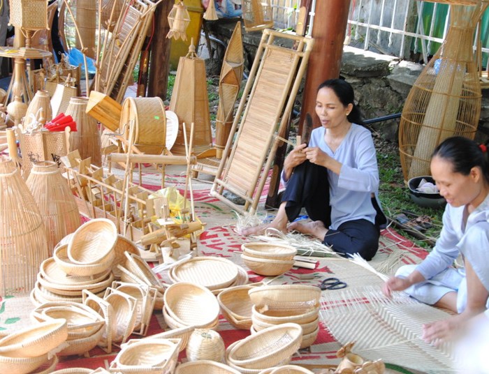 Festival Nghề truyền thống Huế 2019: Hội tụ “Tinh hoa nghề Việt” - Anh 1
