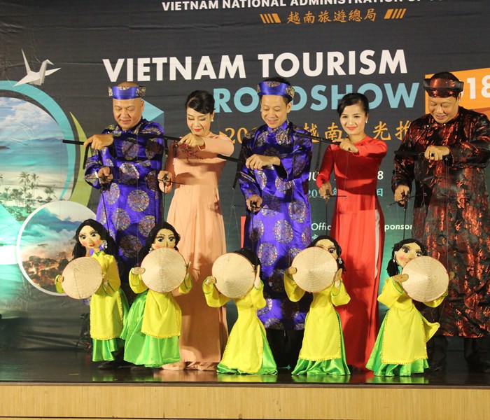 Rối Việt và những cuộc​​​​​​​ “mang chuông đi đánh xứ người” - Anh 2