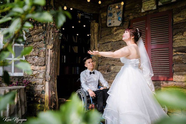 Những chuyện tình “gây sốt” nhất năm 2018, biết được lý do ai cũng bất ngờ - Anh 10