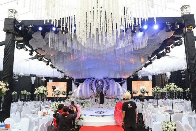 Những chuyện tình “gây sốt” nhất năm 2018, biết được lý do ai cũng bất ngờ - Anh 6