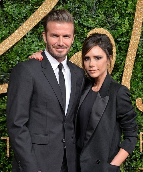 David Beckham gây tranh cãi khi kẻ mắt xanh trên ảnh tạp chí - Anh 3