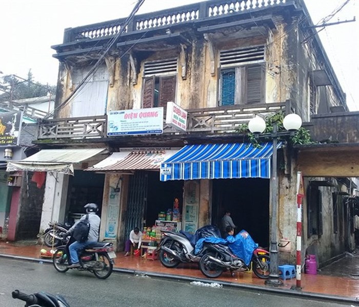 16 hộ dân ở TP Huế sống trong những khu nhà có thể sập bất cứ lúc nào: Không có sự lựa chọn vì phải... chờ - Anh 1