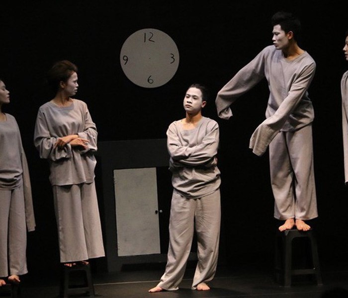 Đạo diễn Trần Lực ra mắt “Nữ ca sĩ hói đầu” - Anh 1