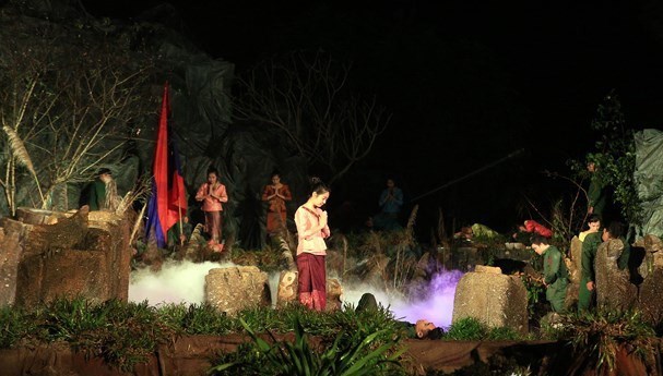 Xúc động chương trình nghệ thuật đặc biệt “Những hồi ức linh thiêng” - Anh 1