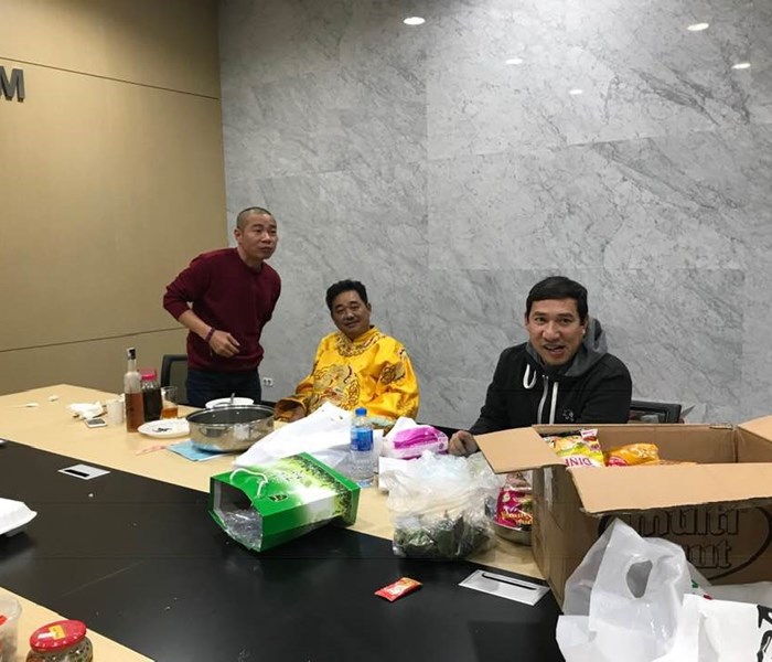 Hé lộ hậu trường 