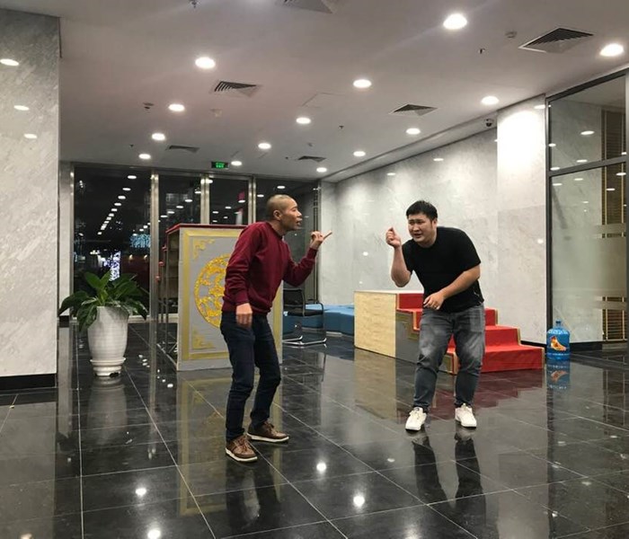 Hé lộ hậu trường 