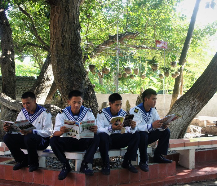 Hiên ngang những cột mốc chủ quyền - Anh 2