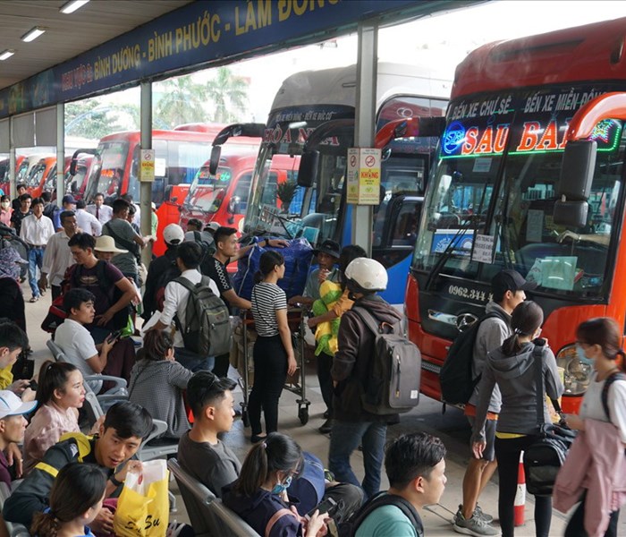 Không để người dân lỡ dịp về quê đón Tết - Anh 1