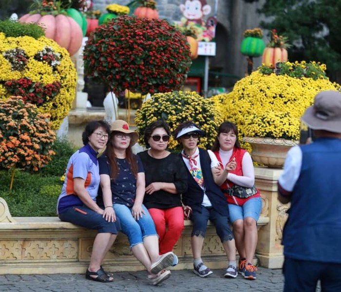 Kể chuyện người trồng hoa ở các khu du lịch - Anh 5