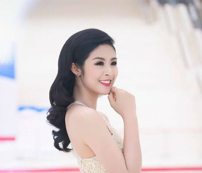 Đằng sau những nụ cười đẹp hơn hoa - Anh 1