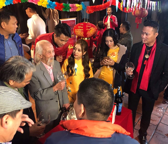 Ca sỹ Nhật Lê không dựa hơi Quang Hải để nổi tiếng - Anh 1