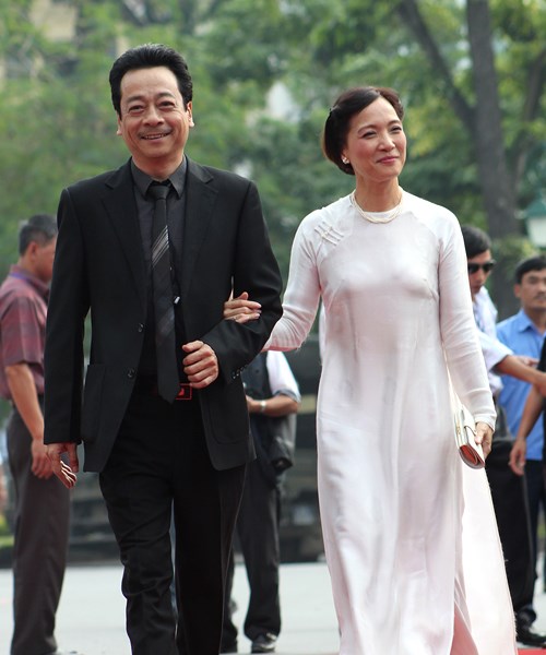 NSND Lê Khanh: Nhu cầu được nổi bật đang kéo ta rời xa vẻ đẹp của áo dài - Anh 4