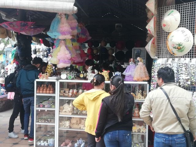 Hàng trăm người “xông đất” nhà “Công tử Bạc Liêu” ngày nghỉ Tết cuối cùng - Anh 13