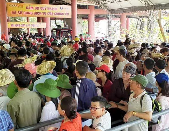 Khu di tích, danh thắng Chùa Hương Tích (Hà Tĩnh): Doanh nghiệp “thao túng”, chính quyền bức xúc - Anh 1