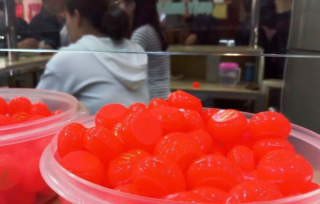 Nơi chen chúc, chỗ vắng vẻ trong ngày Thần Tài - Anh 13