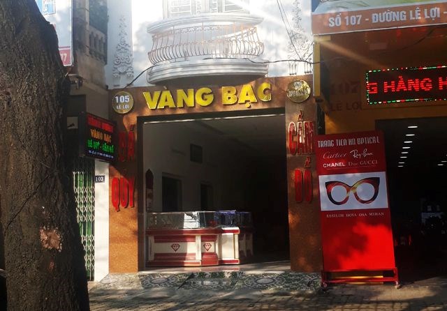 Nơi chen chúc, chỗ vắng vẻ trong ngày Thần Tài - Anh 5