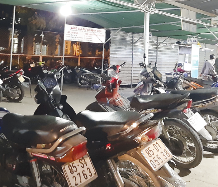 Loạn giá trông giữ xe tại Ninh Thuận: Chấn chỉnh nhưng chưa dứt điểm - Anh 2